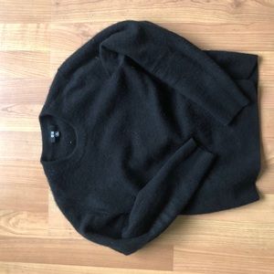 Cashmere crew neck sweater